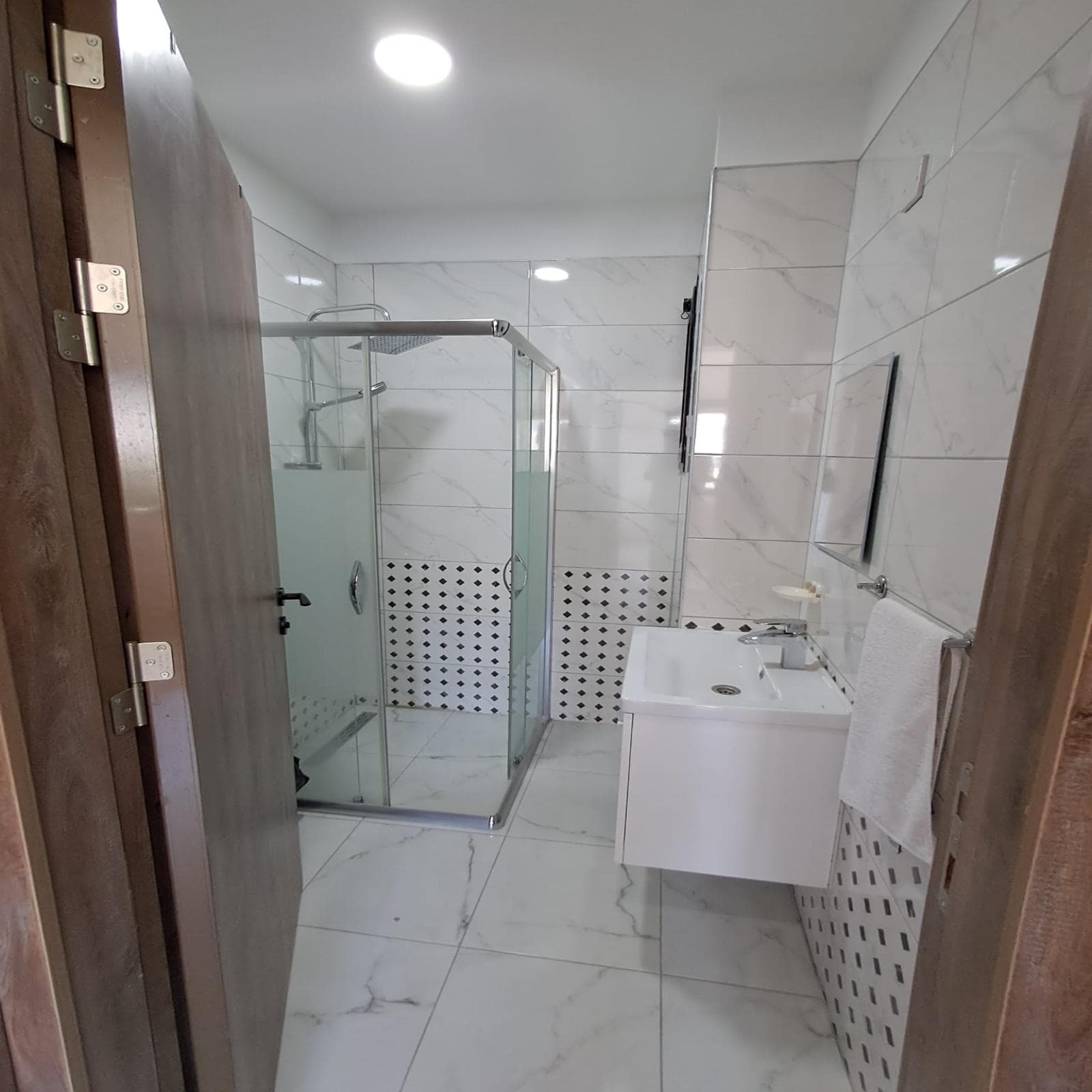 LUXURIOUS 1 BEDROOM APT In Central GIRNE., photo 4